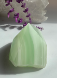 Load image into Gallery viewer, UV Reactive Green Calcite Points
